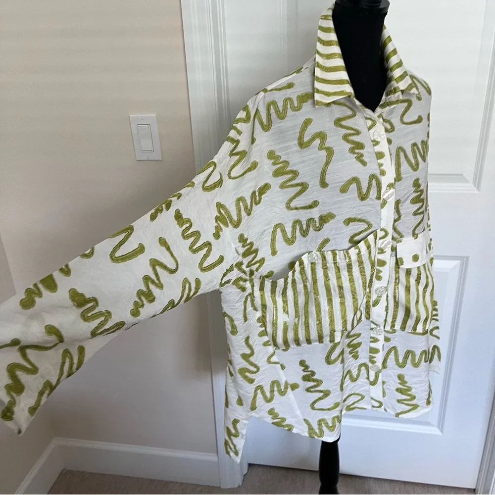 Dress To Kill beautiful blouse